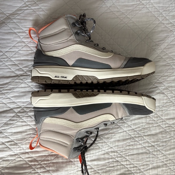 Vans UltraRange EXO Hi Gore-Tex MTE-2 hiking boots. Men’s 8 / Women’s 9.5 main image 6